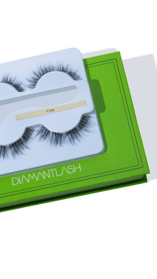 CORA - Subtle Elegance for a Naturally Glamorous Look - DIY Eyelash Extensions